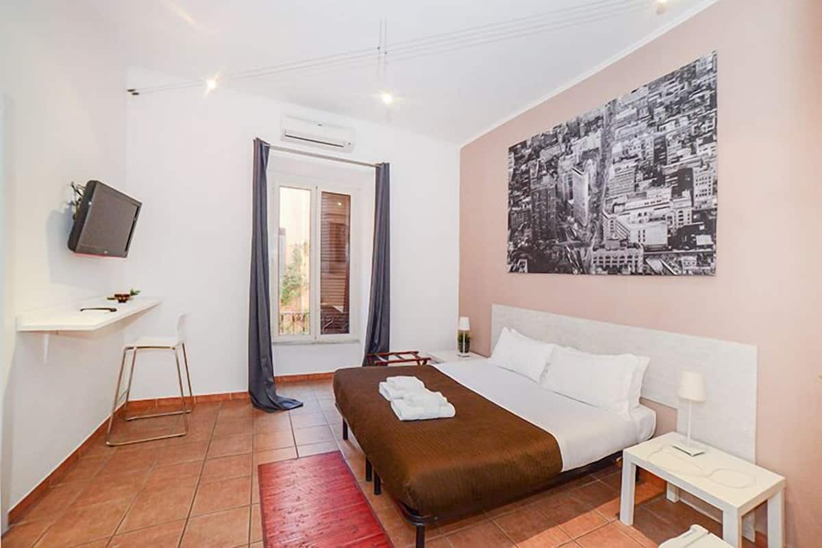 Superior Double Room | In-room safe, desk, soundproofing, free WiFi