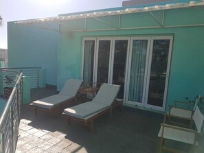 Sundeck - The Mountains (Cape Town)