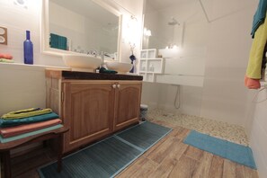Bathroom - Les Ateliers d'Art (Roanne)
