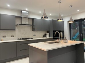 Comfort House | Private kitchen | Fridge, microwave, oven, stovetop - Family Home (Manchester)