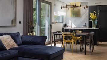 Deluxe Apartment | Living area