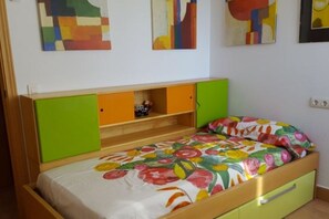 2 Schlafzimmer, Bügeleisen/Bügelbrett, Bettwäsche