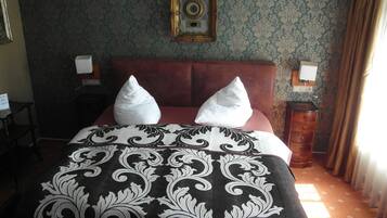 1 bedroom, individually furnished, laptop workspace, blackout curtains