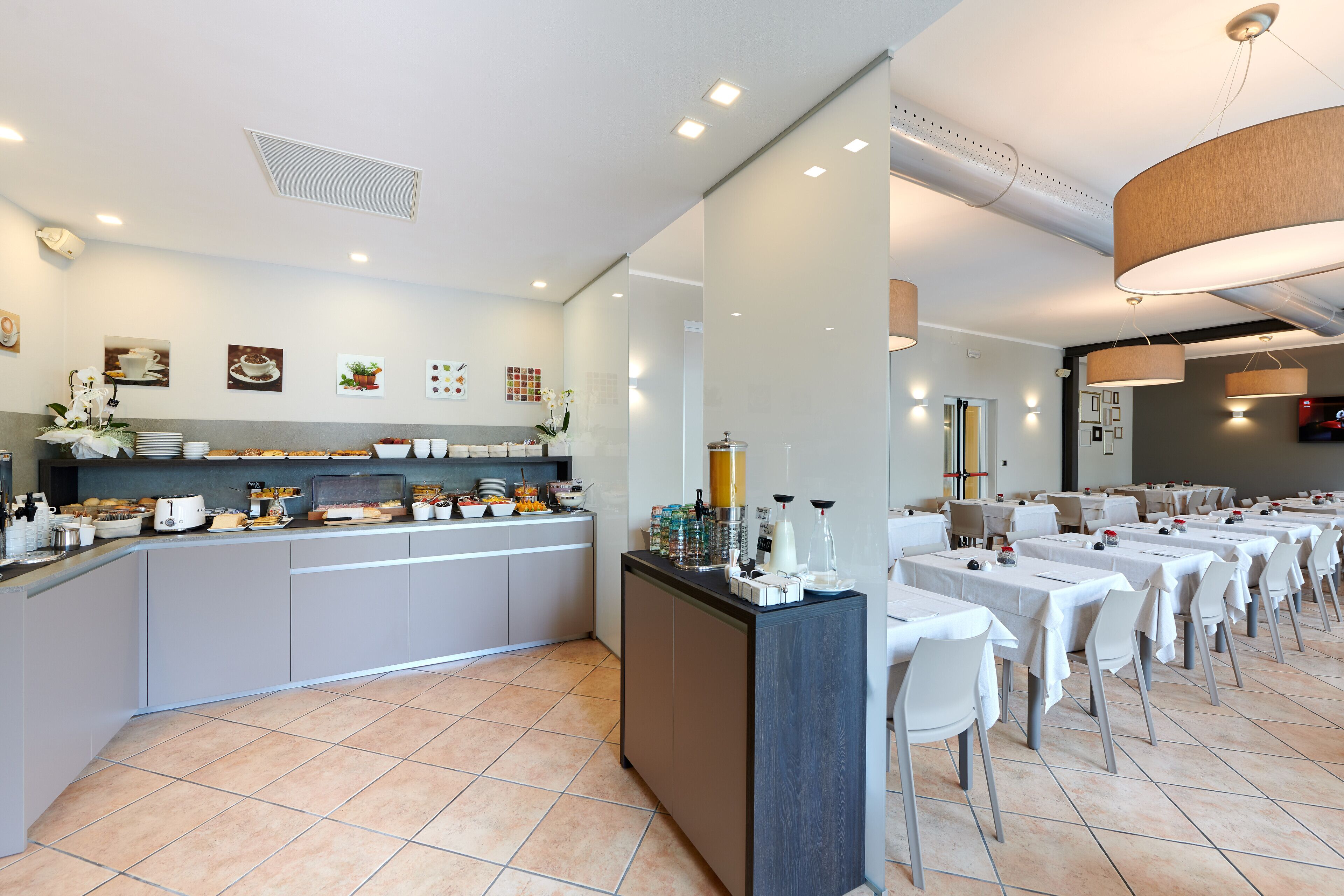 Tägliches inbegriffenes Frühstücksbuffet