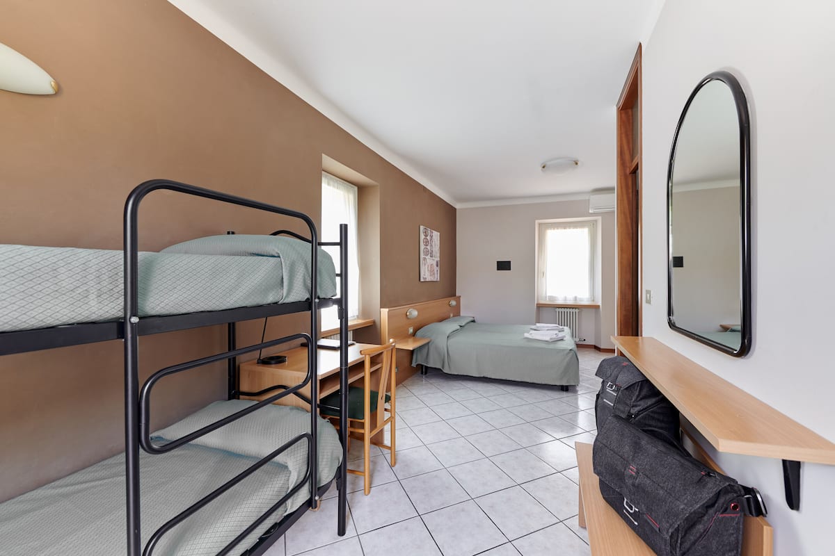 1 bedroom, in-room safe, desk, soundproofing