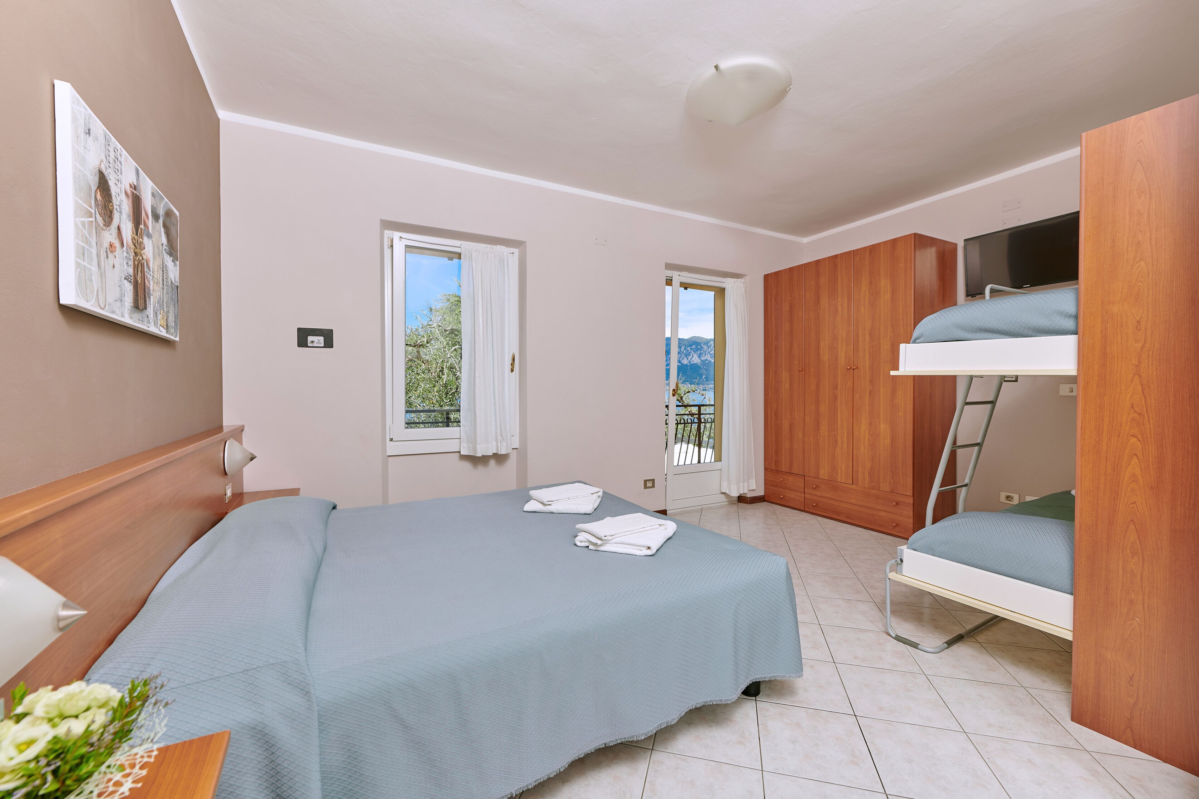 1 bedroom, in-room safe, desk, soundproofing