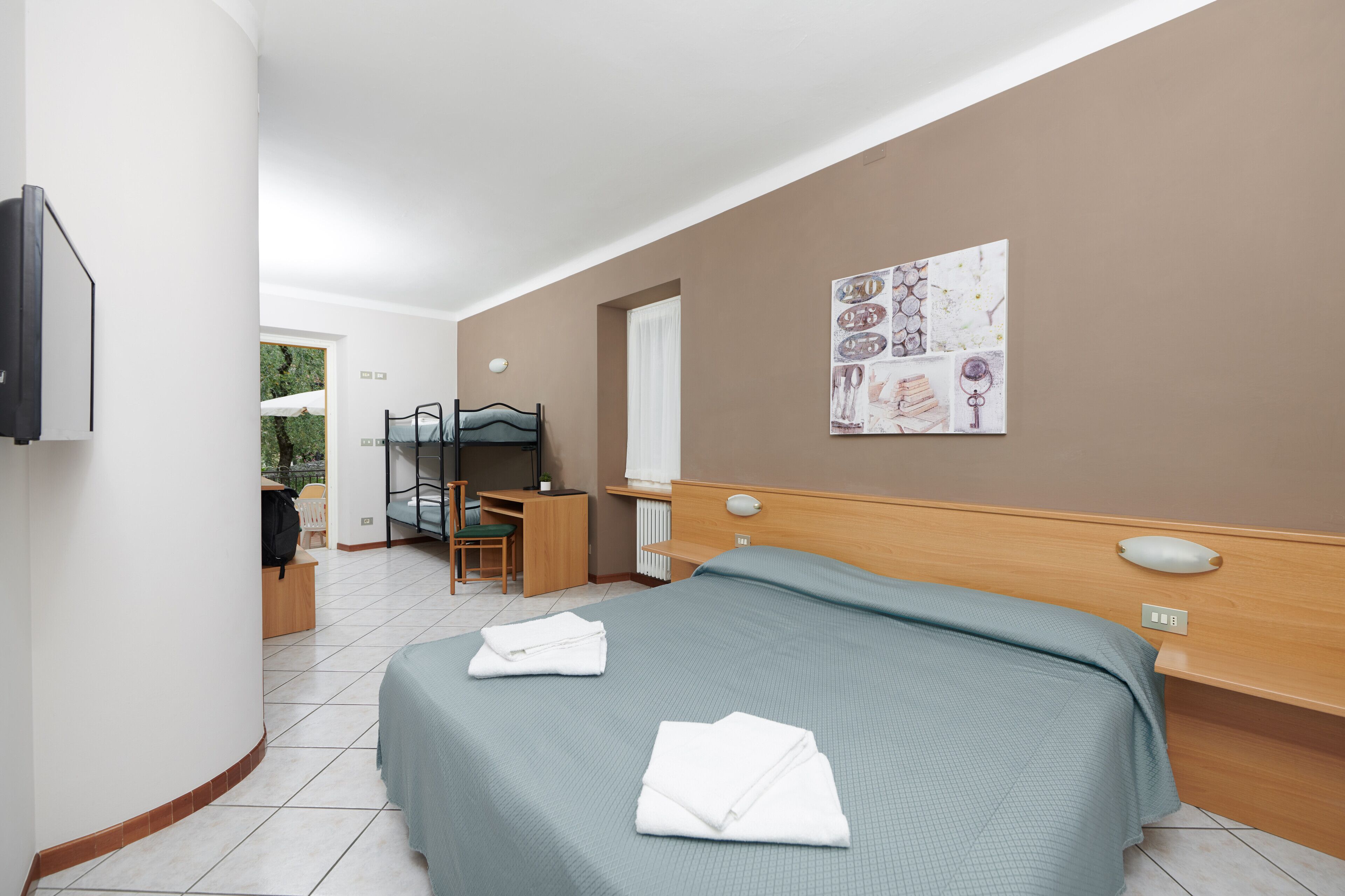 1 bedroom, in-room safe, desk, soundproofing