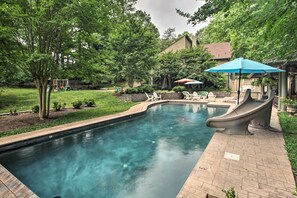 A heated pool - The White Elephant Inn Getaway w/ Pool & Hot Tub! (Earlysville)