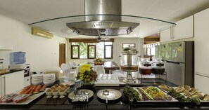 Dining - Villa Yoosook Patong Beach Phuket 7 bedrooms private pool sea view sauna (Pa Tong)