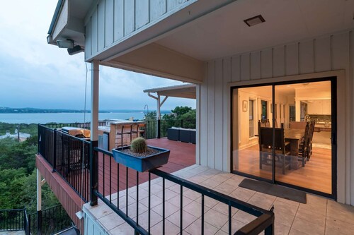 Palatial Property Pairs Pool, Pickleball, Piano and Panoramic Views