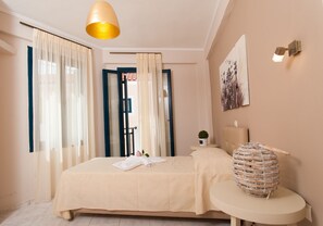 4 slaapkamers, een strijkplank/strijkijzer, wifi, beddengoed