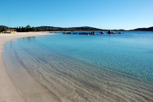 1 Sea View Apartment 70m from the beach