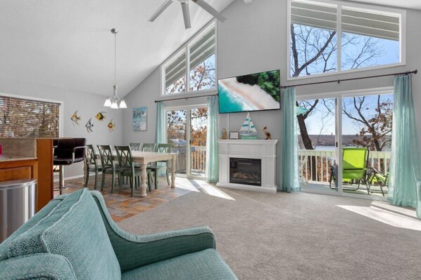 Smart-tv, eldstad och tv-spel