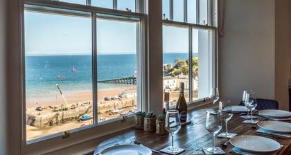 Lady Tenby - 2 Bedroom Luxury Apartment