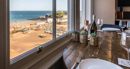 Lady Tenby - 2 Bedroom Luxury Apartment