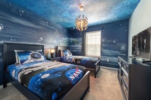 5 bedrooms, WiFi, bed sheets