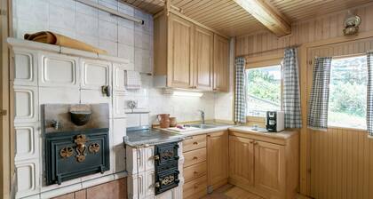 Chalet in the middle of the mountains with sauna and hot tub