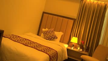 Premium bedding, minibar, desk, soundproofing