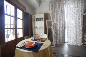 Dining - 45m2 suite with bathtub in old town (Altea)