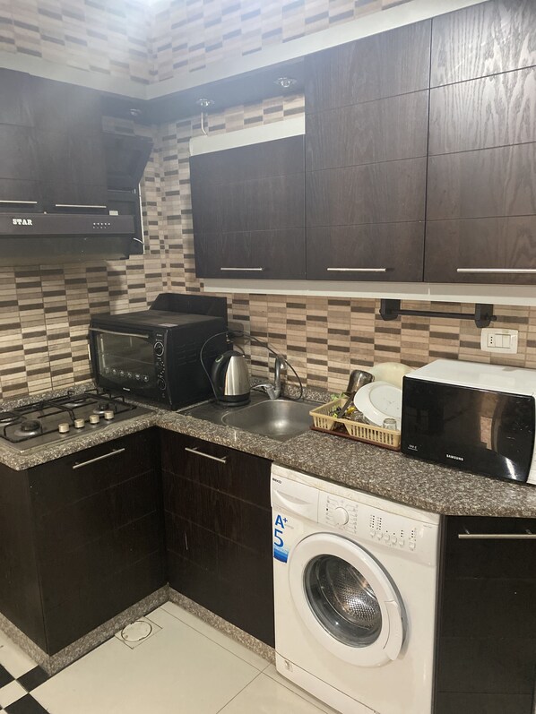 Fridge, microwave, oven, stovetop