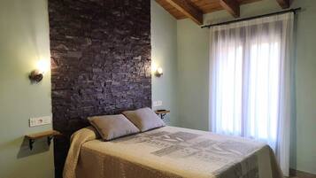 3 soverom, reiseseng for barn, wi-fi (inkludert) og sengetøy