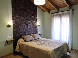 3 chambres, lit parapluie, Wi-Fi gratuit, draps fournis