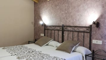 3 quartos, berço de viagem, Wi-Fi de cortesia, roupa de cama