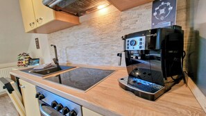 Family Condo, 2 Bedrooms, Mountain View (Falkenstein) | Private kitchen | Full-sized fridge, microwave, oven, stovetop