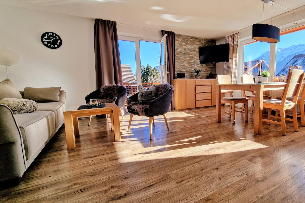 Premium Condo, 1 Bedroom, Mountain View (Eisenberg) | Living area