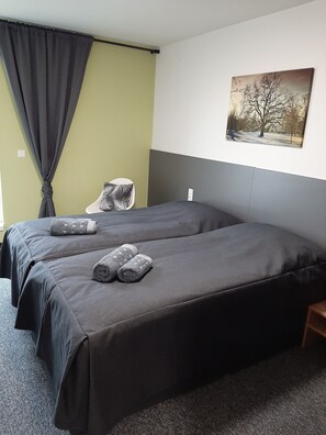 Desk, free WiFi - MOTEL Bad Vöslau (Bad Voeslau)