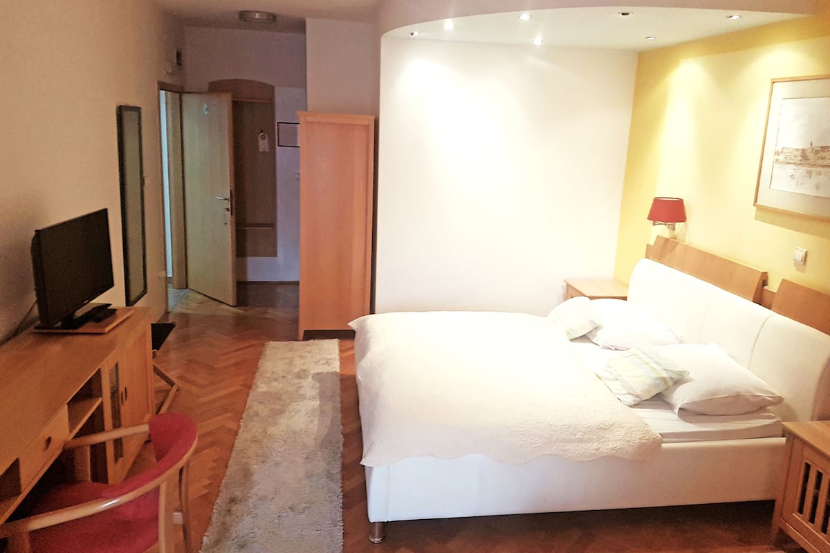 Superior Double or Twin Room | Bar mini, peti besi dalam bilik, dilengkapkan perabot secara berasingan