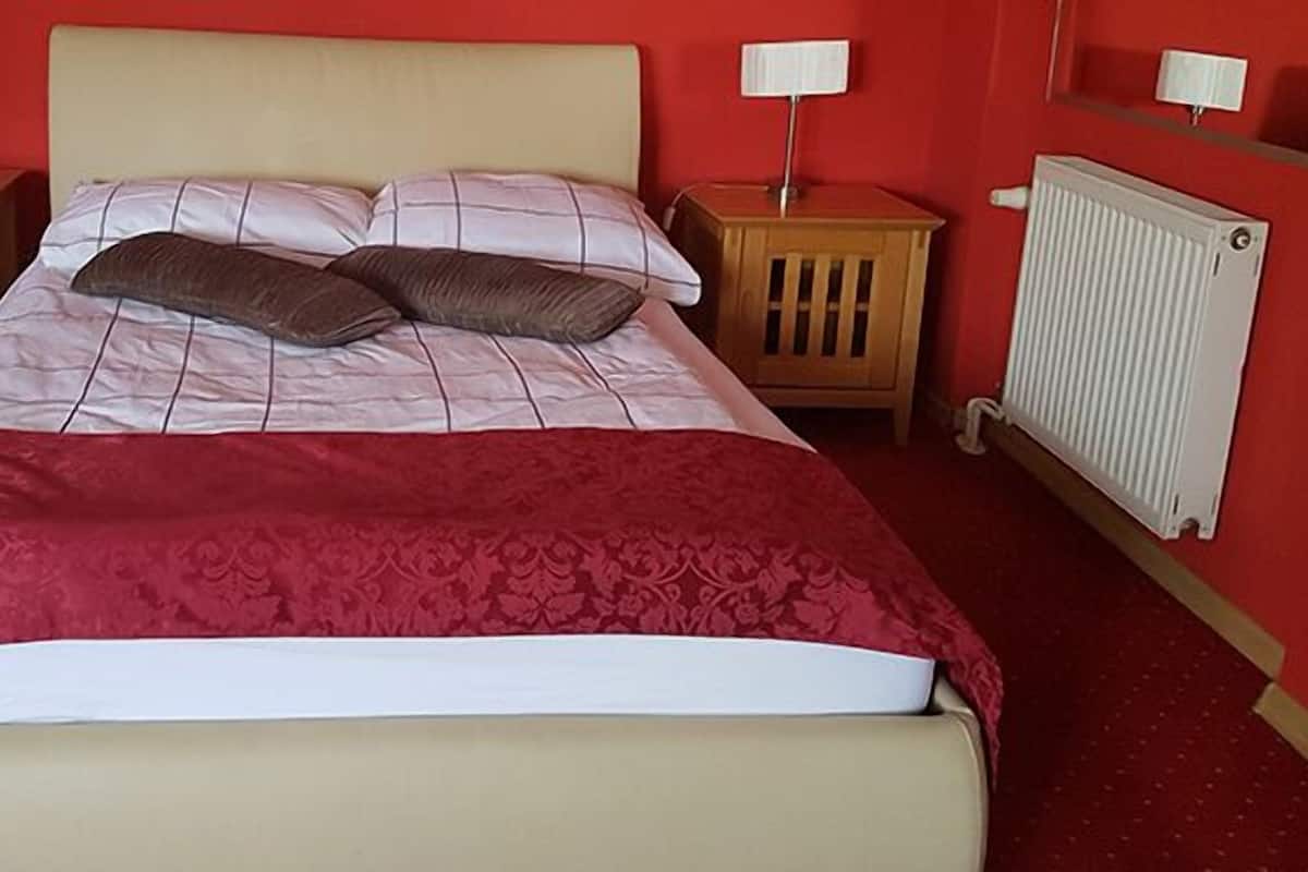 Superior Single Room | Bar mini, peti besi dalam bilik, dilengkapkan perabot secara berasingan