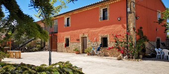 Charming rural house, between Teruel and Albarracín