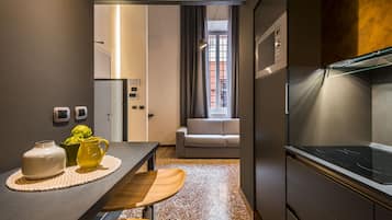 Apartment, 1 Bedroom (06 - 08 - 19) | Living room