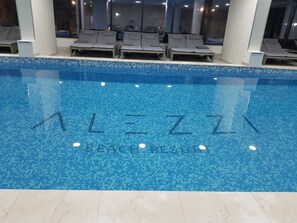 Innenpool, Außenpool