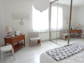 4 chambres, bureau, fer et planche à repasser, Wi-Fi gratuit