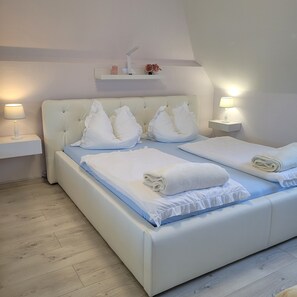 3 bedrooms, free WiFi, bed sheets