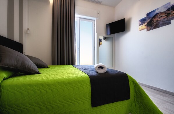 1 bedroom, in-room safe, free WiFi, bed sheets