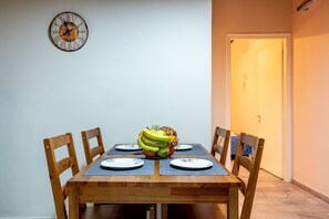 Perhehuone | Ruokailu omassa huoneessa