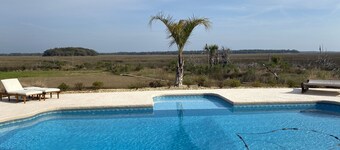 VILLA, PISCINE, MARSH, GOLF ET VUE SUR L'EAU