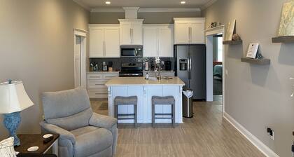 2 BEDROOM SUITE (SEPARATE FROM MAIN HOUSE) POOL, MARSH, GOLF AND WATER VIEWS