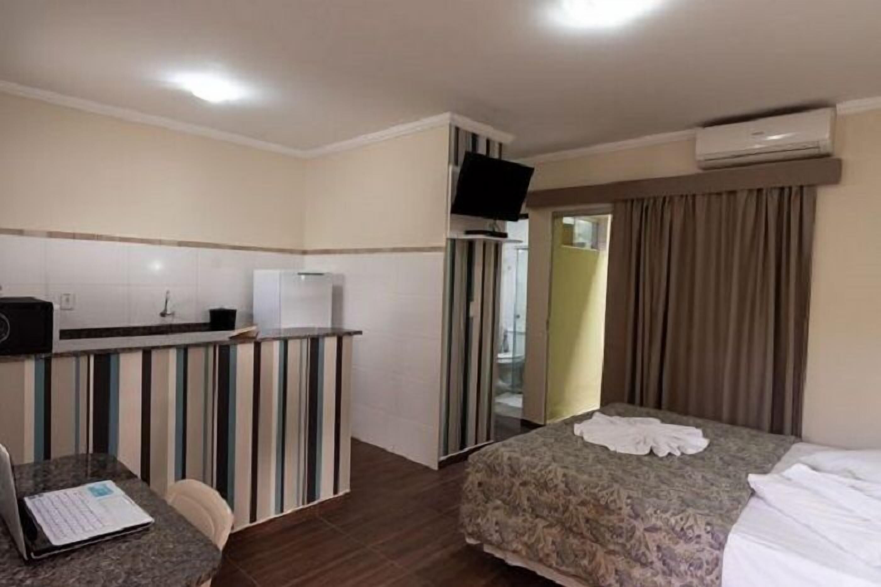Coffres-forts dans les chambres, bureau, Wi-Fi gratuit, draps fournis