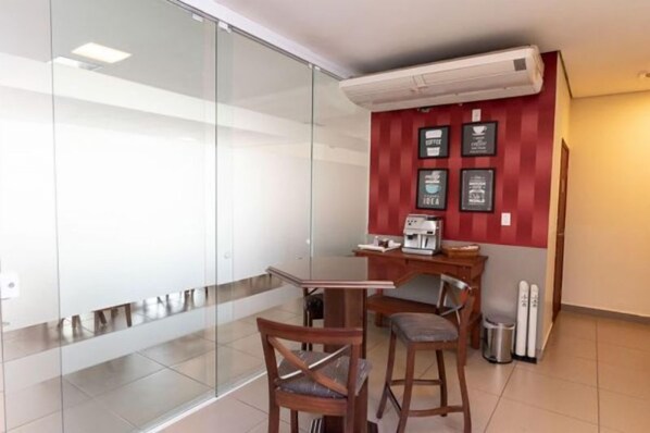 Coffee service - Colonial Flat Hotel (Itapetininga)