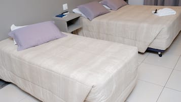 Twin Room | In-room safe, desk, free WiFi, bed sheets
