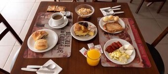 Colonial Flat Hotel