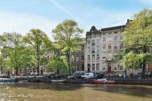 Renovated luxurious 200sqm loft in city center