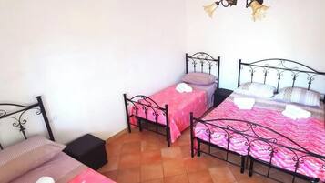 2 Schlafzimmer, Bügeleisen/Bügelbrett, Bettwäsche