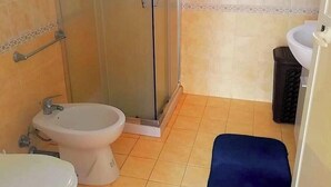 Unclassified image, 4 of 10, button - Villa Chidro - Independent Tourist Rental San Pietro in Bevagna (San Pietro Spekijarika)
