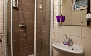 Casa (Four Bedroom Holiday Home with Pool) | Baño | Toallas 