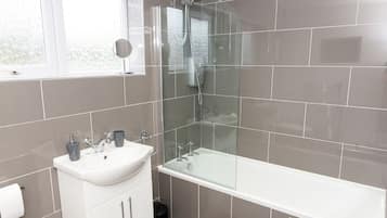 Two Bedroom House | Bathroom | Towels